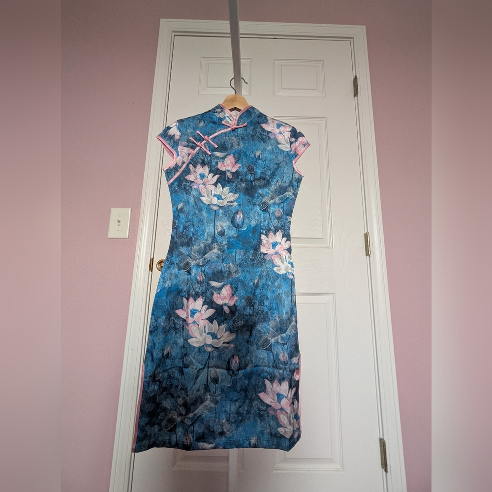 Traditional Chinese dress qipao qi pao